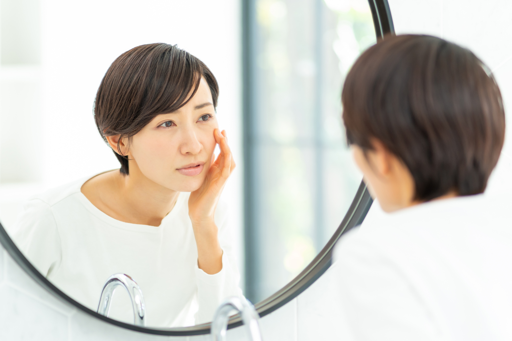 どうして顔がくすむの くすみ肌になる6つの原因とセルフケア方法 コラム 基礎化粧品ドモホルンリンクル