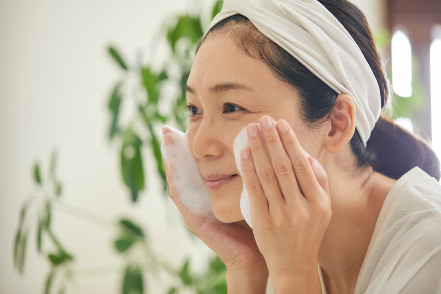 お肌が弱い方必見 敏感肌の原因とスキンケアの注意点を解説 コラム 基礎化粧品ドモホルンリンクル