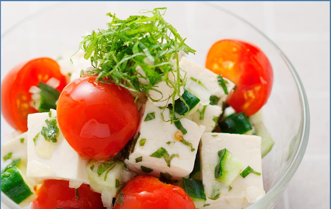 「ミニトマトと豆腐の三色サラダ」の写真