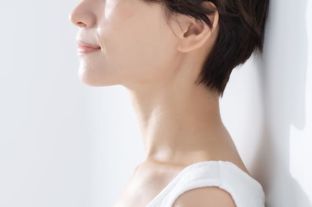 たるみ毛穴・帯状毛穴を40代から改善・予防する方法は?毛穴がたるみやすい人の原因と共通点も