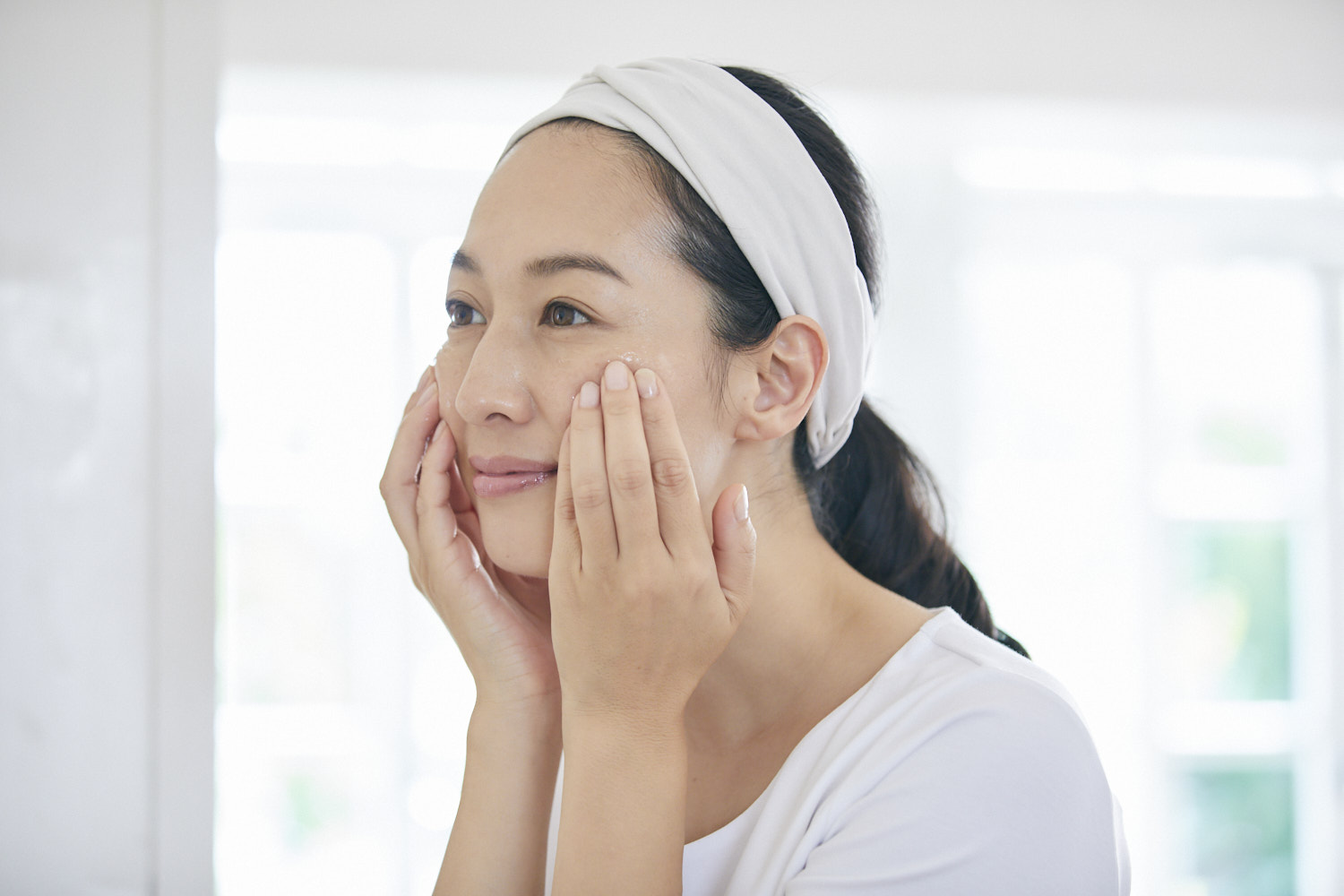 乾燥肌の原因って? 正しいスキンケア対策とよくある悩みをご紹介