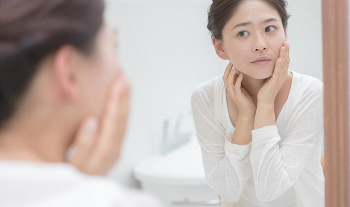 カサカサ肌と決別したい!乾燥しがちな肌を護るための対策とは