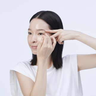 目元口元にフォーカス! いつものケアをご褒美時間に