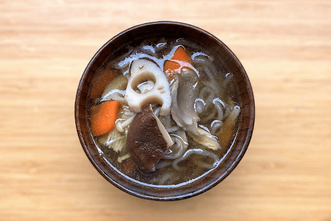 根菜とキノコのけんちん汁イメージ